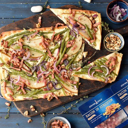Flammkuchen „Birnen, Bohnen & Speck“