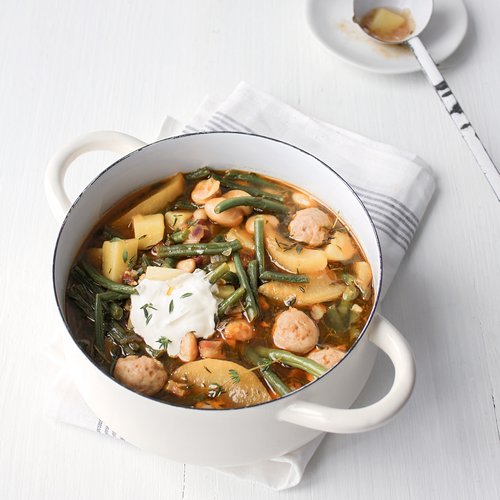 Apfel-Bohnen-Speck-Topf mit Brätbällchen