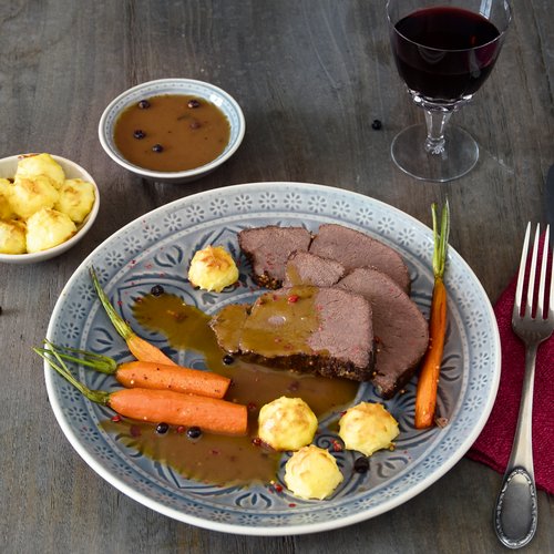Hirschbraten mit Herzogin-Kartoffeln