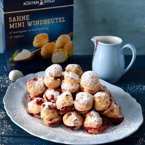 Mini-Windbeutel mit Roter Grütze