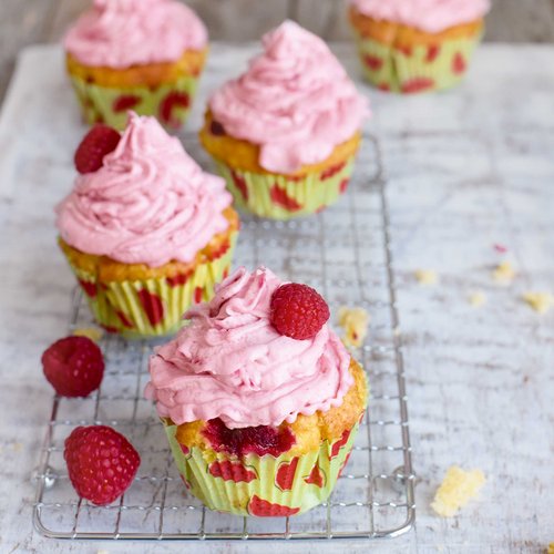 Muffins mit Himbeerhaube