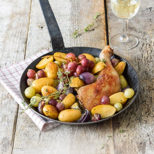 Hähnchenkeulen mit Trauben & Kartoffeln