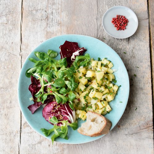 Lauwarmer Kartoffelsalat mit Feldsalat